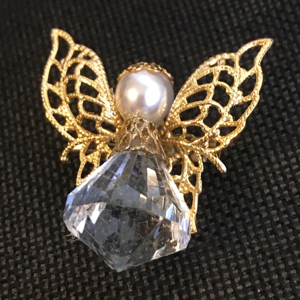 Crystal and Pearl Angel Pin